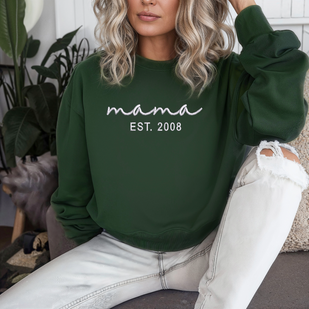 Motherhood Chic : Sweat-shirts brodés Mama Script - Poitrine complète