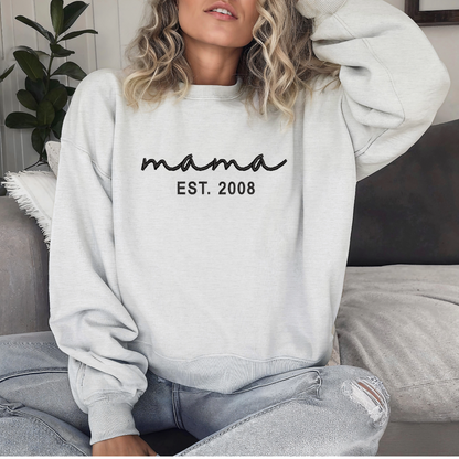 Motherhood Chic : Sweat-shirts brodés Mama Script - Poitrine complète