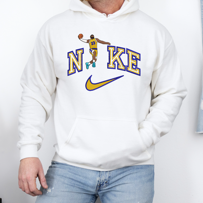 Sweat-shirt brodé personnalisé inspiré de LeBron James : canalisez la grandeur avec style !