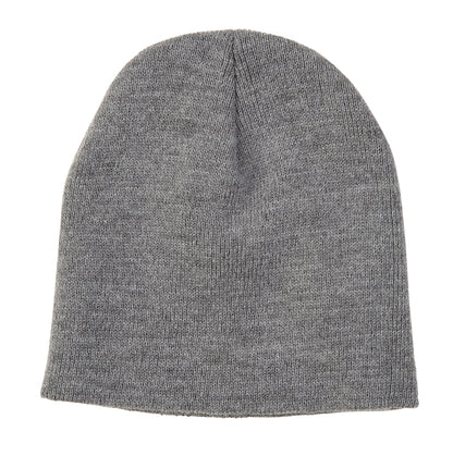 Sur mesure pour vous : broderie personnalisée sur une casquette en tricot de tous les jours
