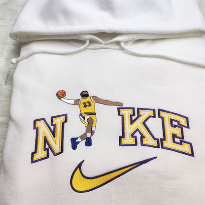 Sweat-shirt brodé personnalisé inspiré de LeBron James : canalisez la grandeur avec style !